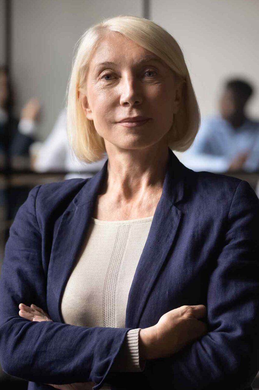 https://alasca-black.com/wp-content/uploads/2019/02/team_04-850x1280.jpg