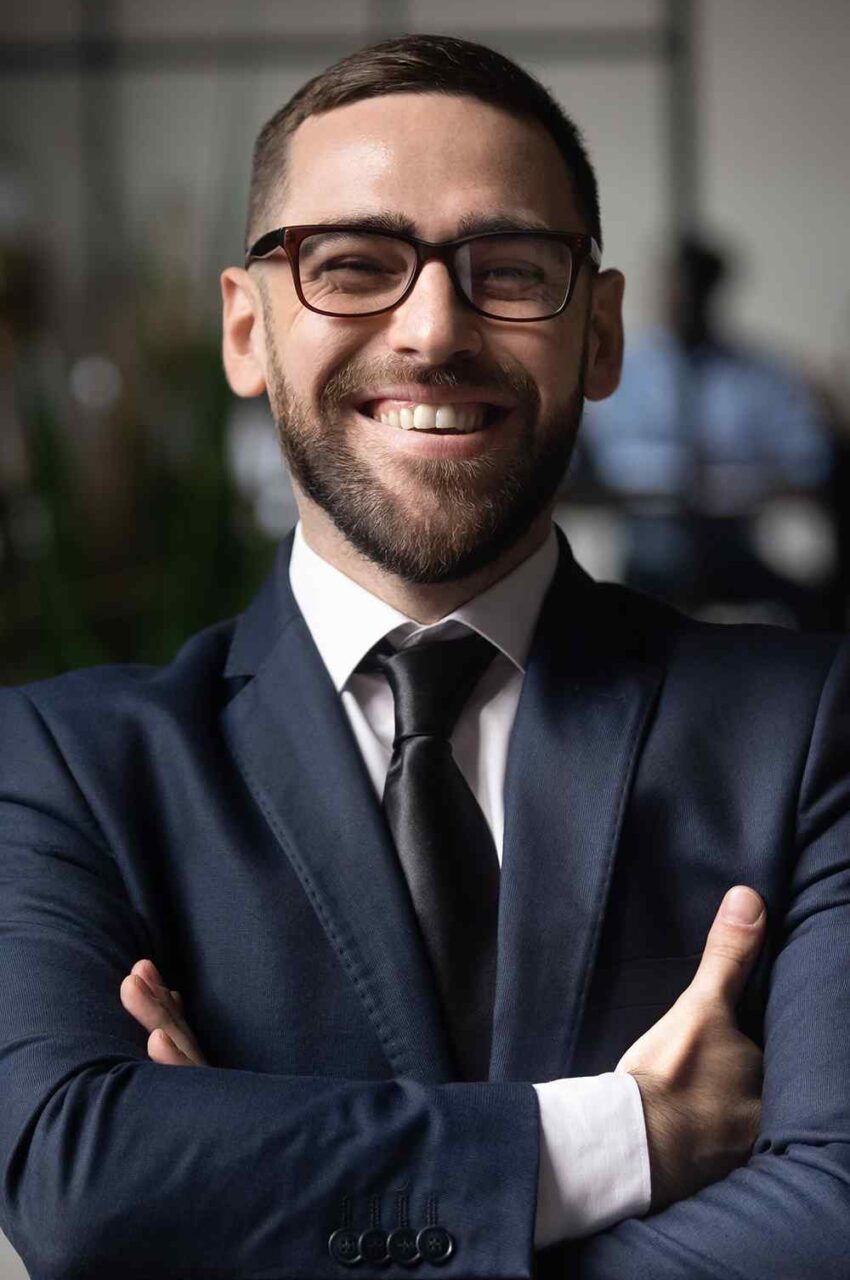 https://alasca-black.com/wp-content/uploads/2020/08/team_05-850x1280.jpg